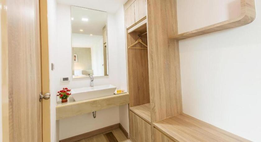 B2 Ubon Premier Hotel Ubon Ratchathani Εξωτερικό φωτογραφία